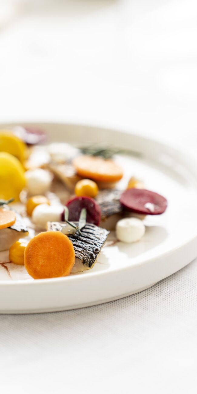 Sgombro, yogurt affumicato e carote - Ristorante SALEGROSSO